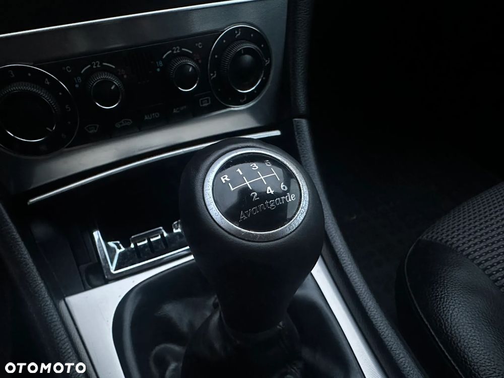 Mercedes-Benz Klasa C 180 T Kompressor Avantgarde - 18