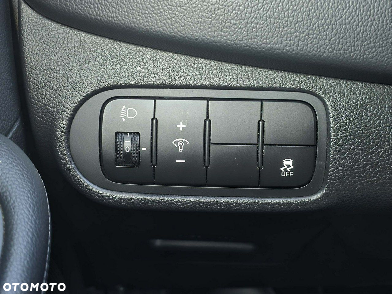 Kia Carens - 8
