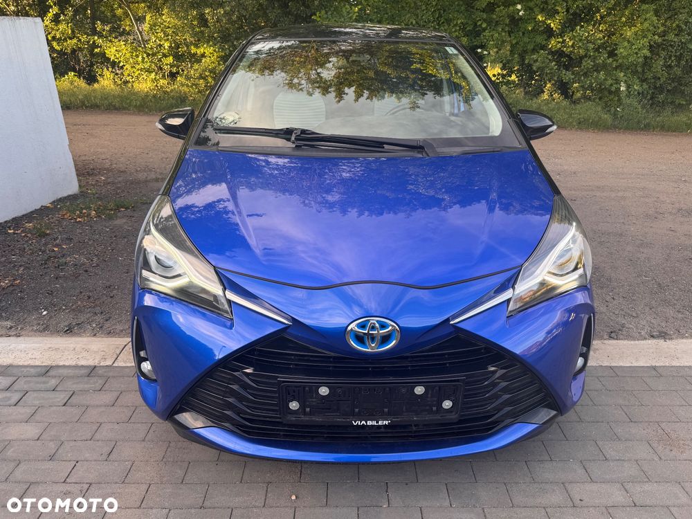 Toyota Yaris Hybrid 100 Premium - 23