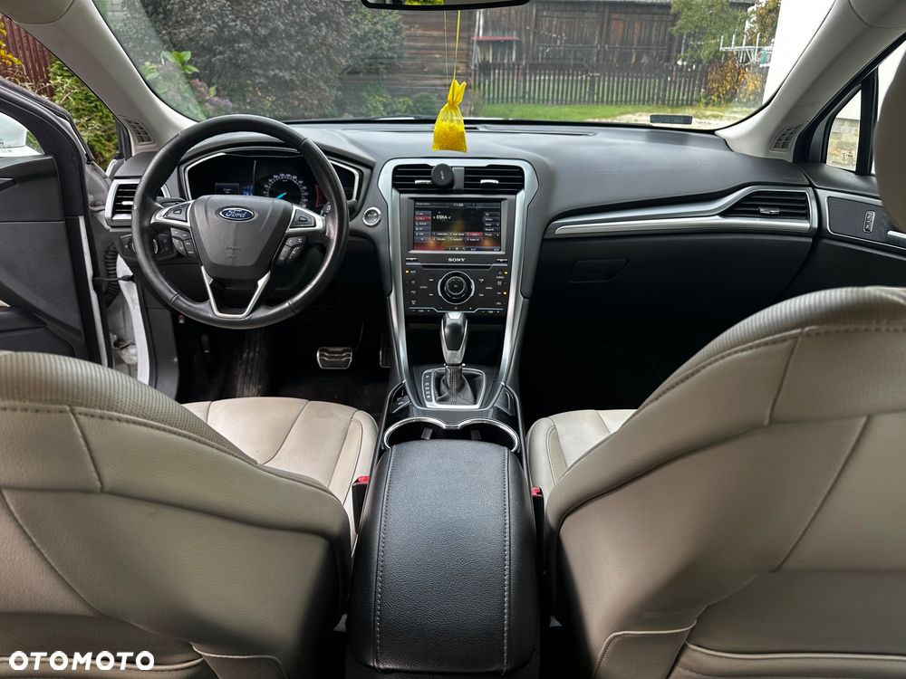 Ford Fusion 2.0 EcoBoost Titanium - 17