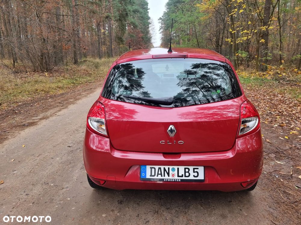 Renault Clio 1.5 dCi Alize - 10