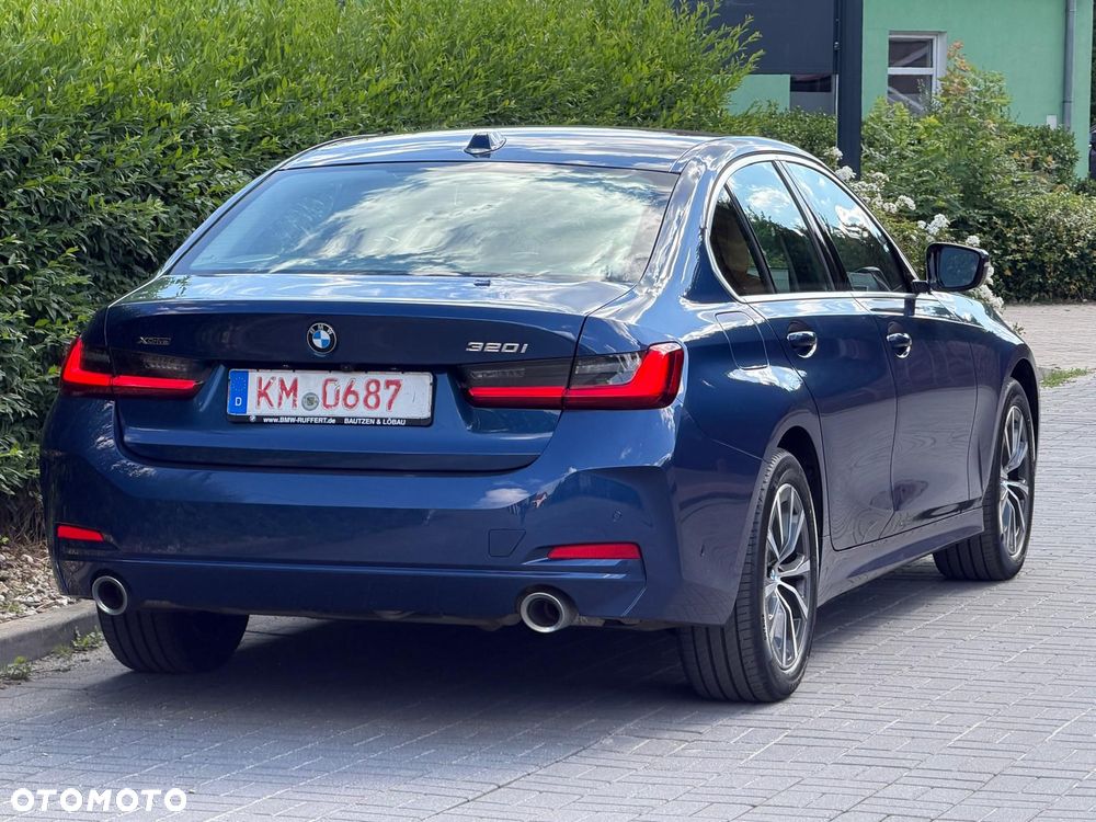 BMW Seria 3 320i GPF xDrive Luxury Line - 7