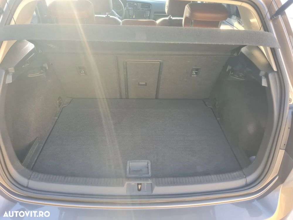 Volkswagen Golf - 17