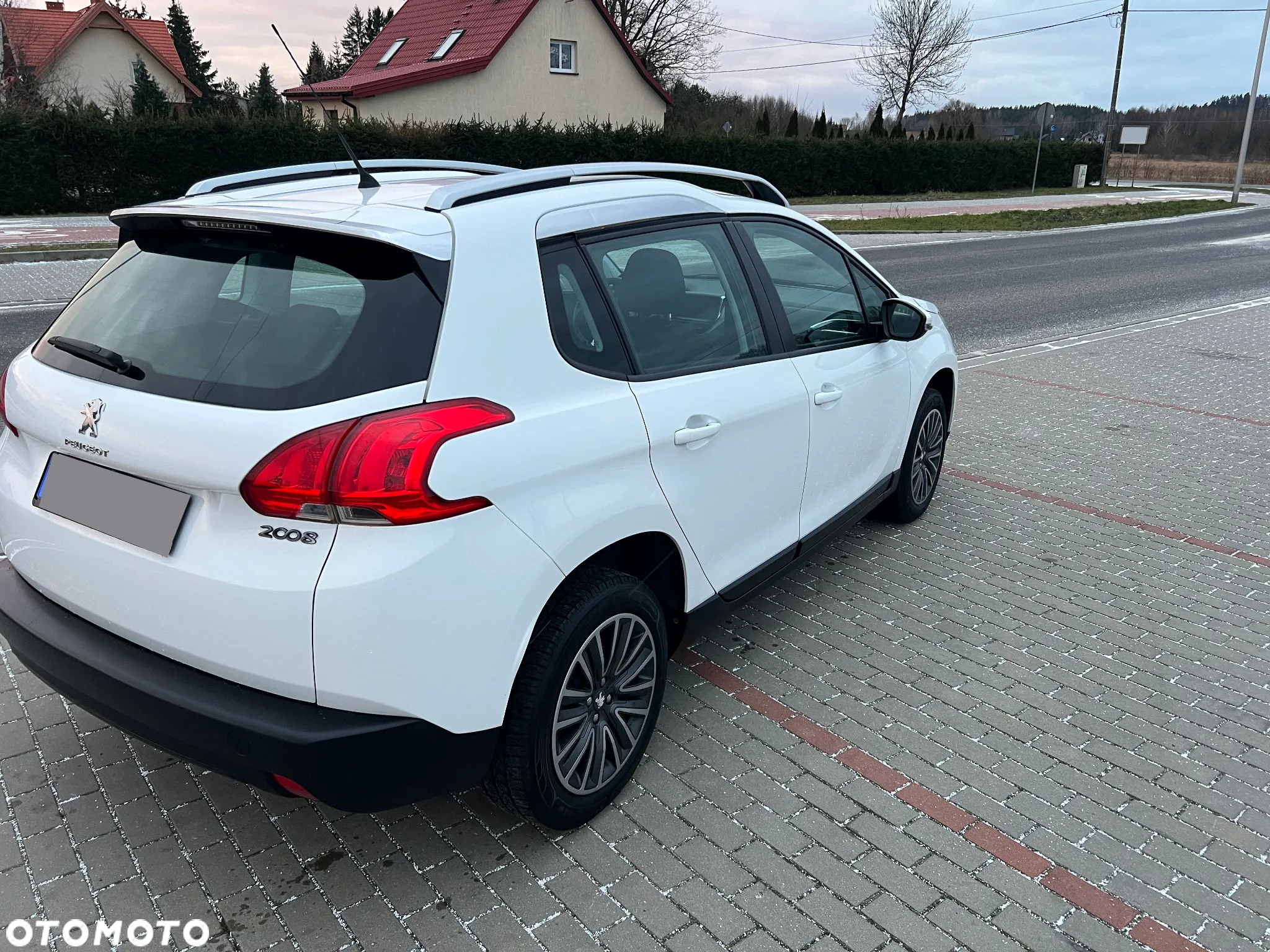 Peugeot 2008 1.2 Pure Tech Allure S&S - 21