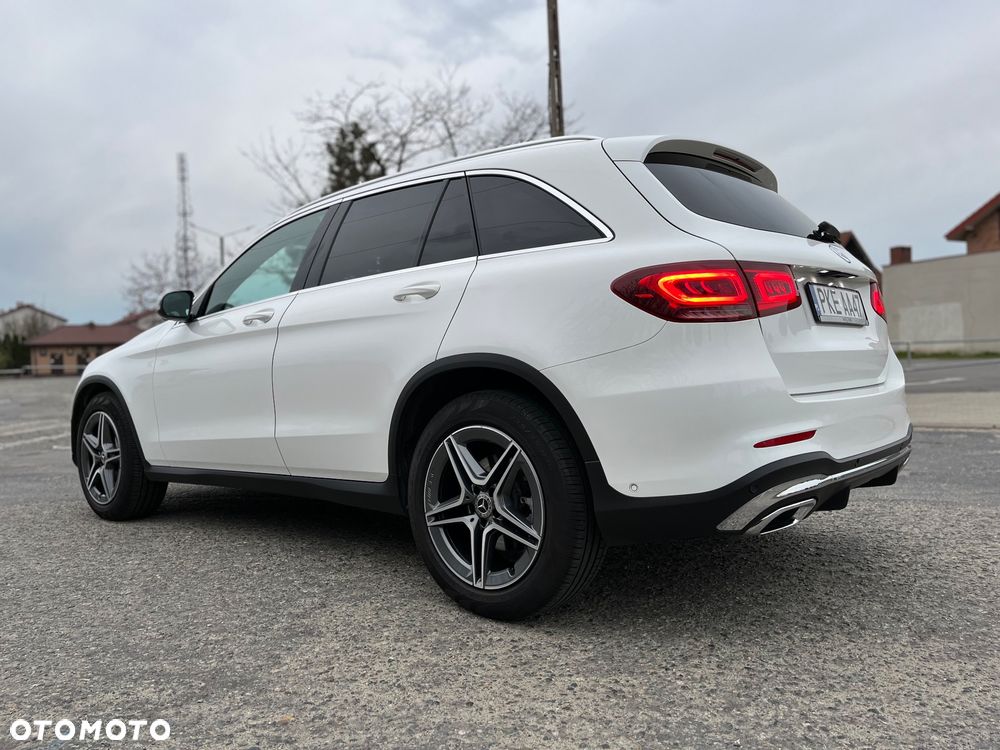 Mercedes-Benz GLC 300 d 4Matic 9G-TRONIC AMG Line Plus - 13