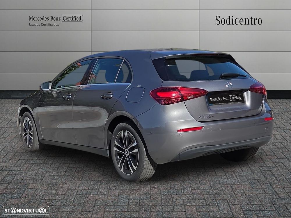 Mercedes-Benz A 250 e - 4