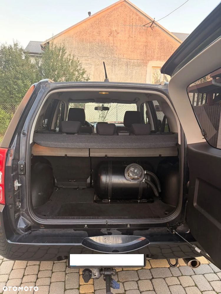 Suzuki Grand Vitara 2.0 Comfort + Family - 2
