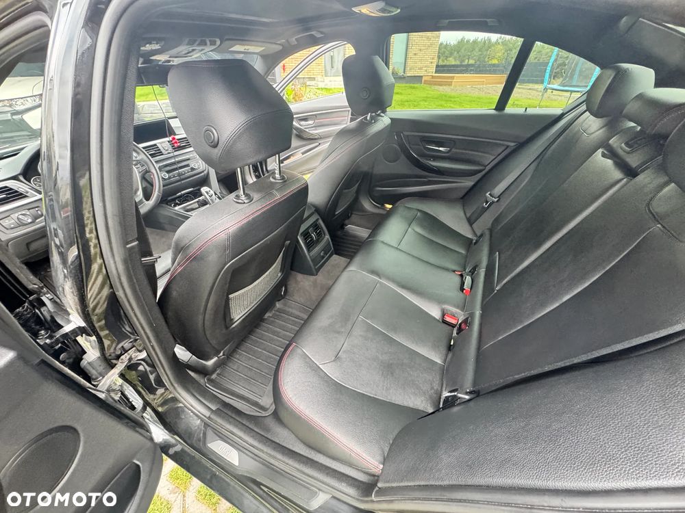 BMW Seria 3 335i Sport Line - 22