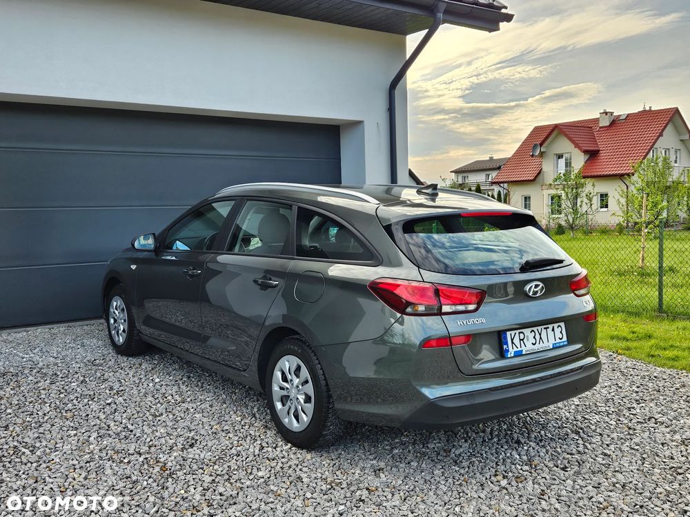 Hyundai i30 1.5 DPI Classic + - 5