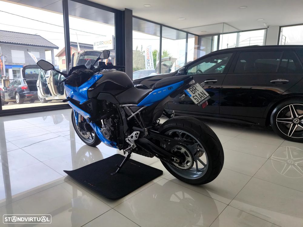Suzuki GSX 8R - 5