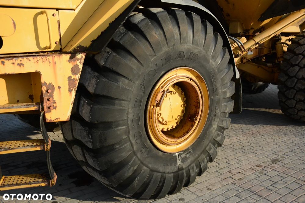 Caterpillar D400E / 1998r / 24190h / Opony 95% / Grzana paka - 16