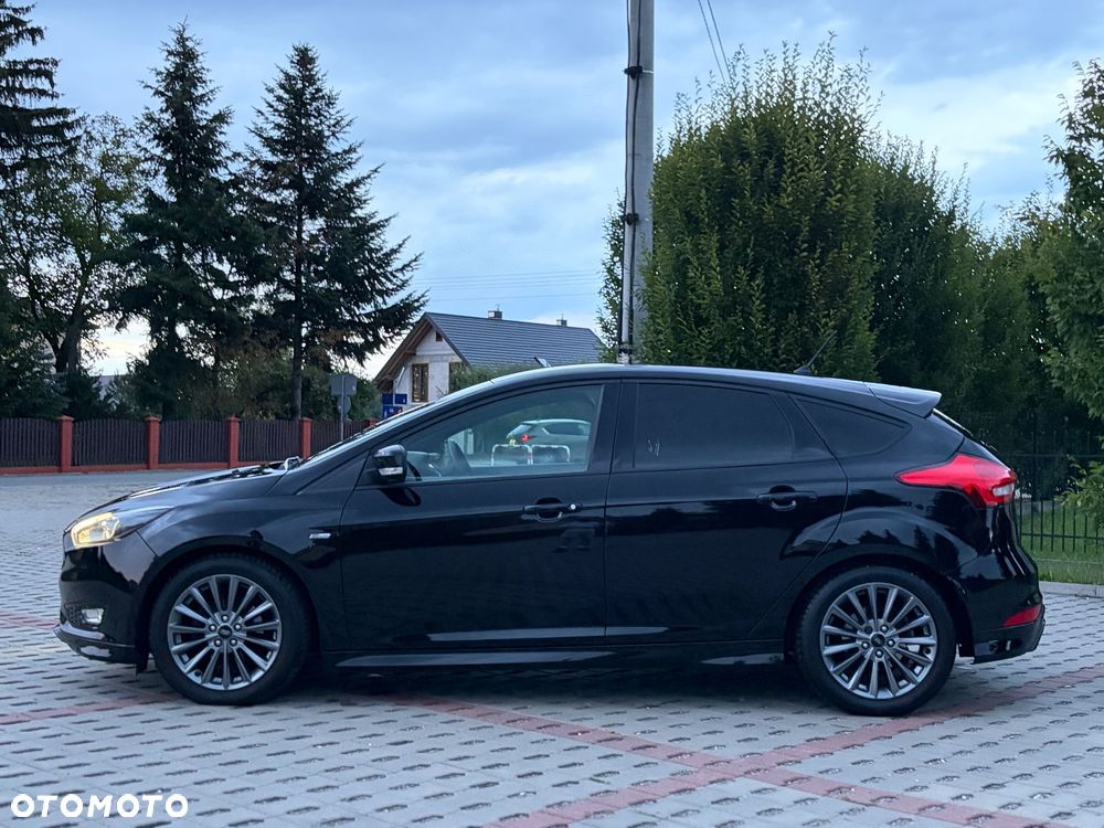 Ford Focus 1.0 EcoBoost Start-Stopp-System ST-LINE DESIGN - 10