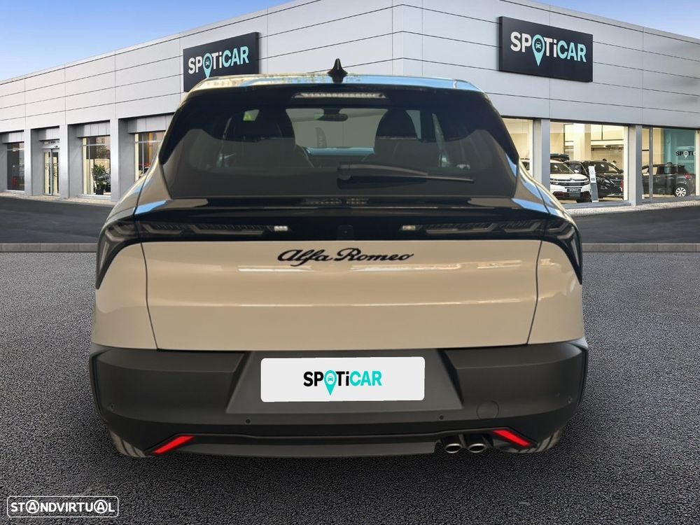 Alfa Romeo Junior 1.2 eDCT6 - 5