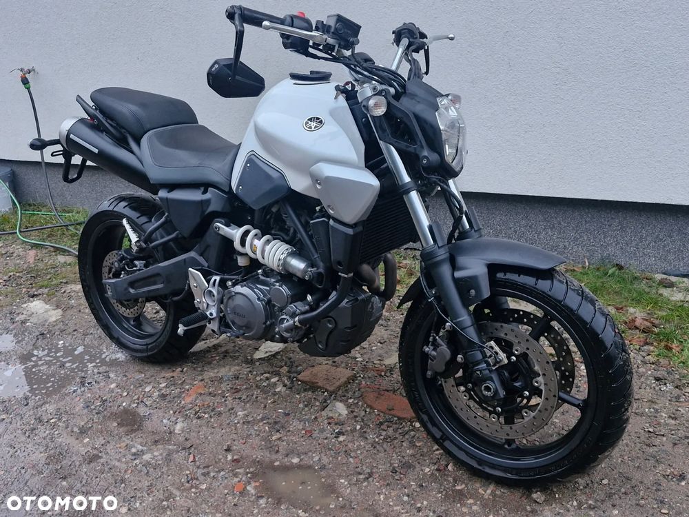 Yamaha MT - 6