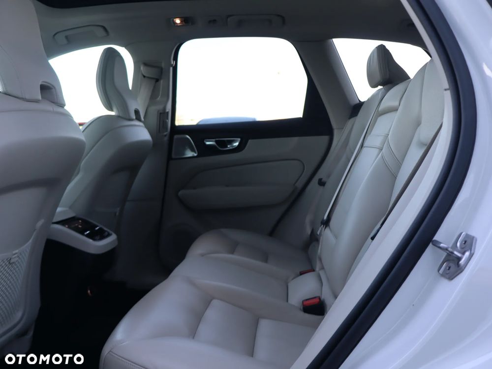 Volvo XC 60 B6 B AWD Inscription - 16