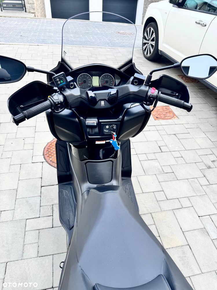 Suzuki Burgman - 26