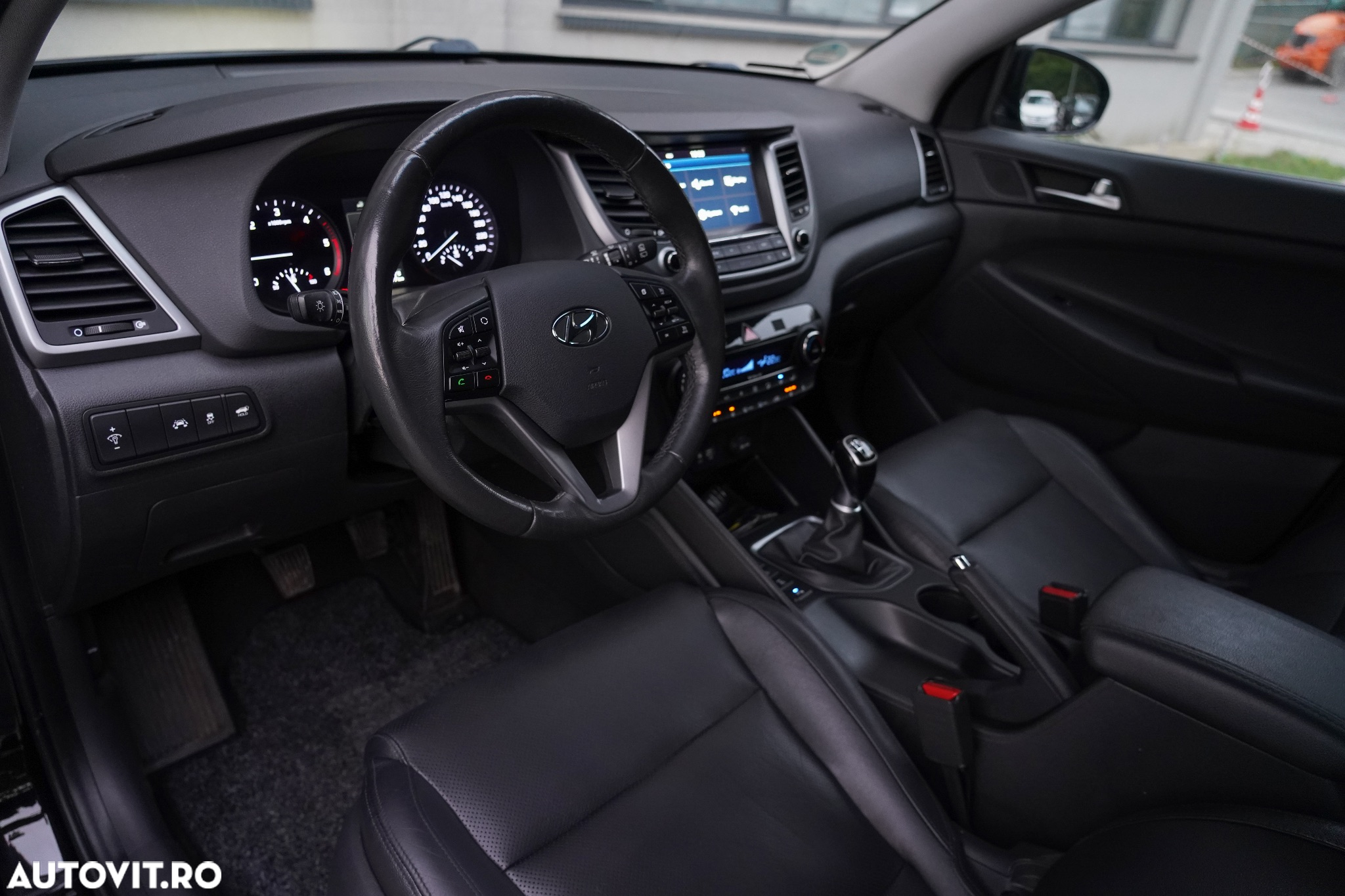 Hyundai Tucson 2.0 CRDI 4WD 6MT Luxury Pack+ - 10