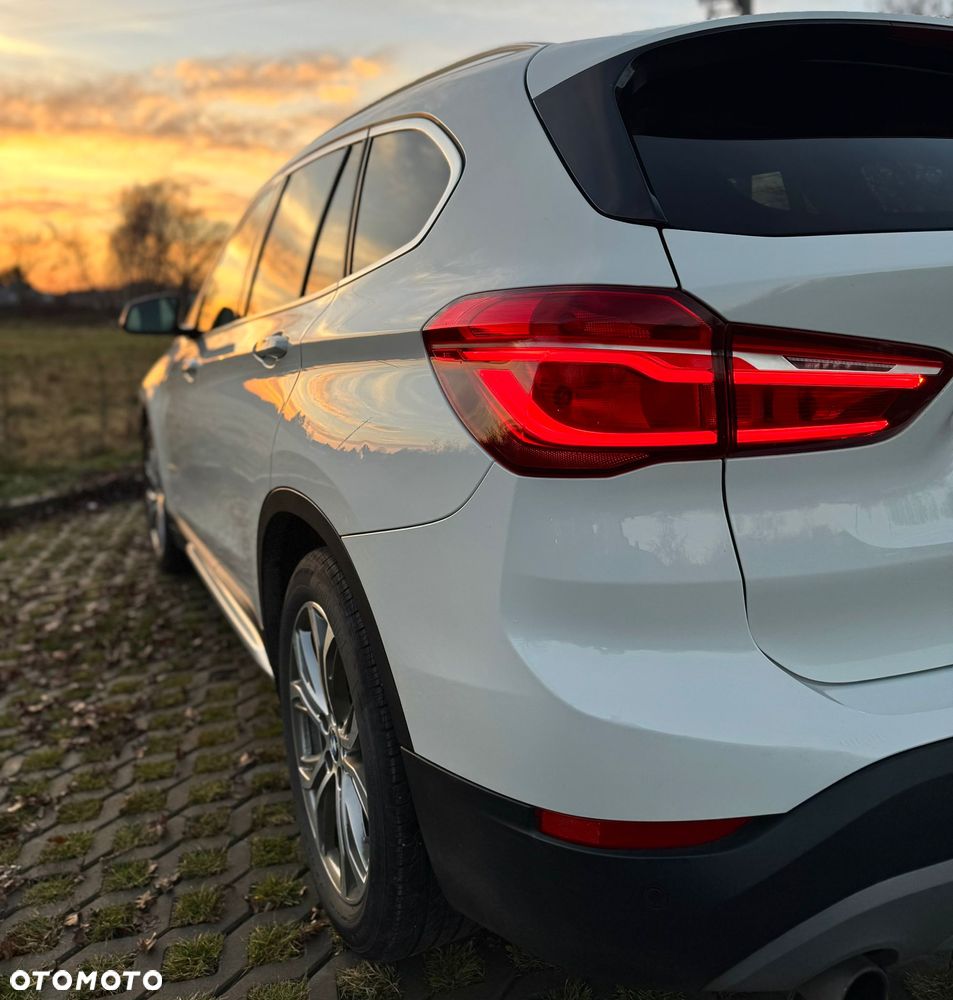 BMW X1 xDrive28i xLine - 4