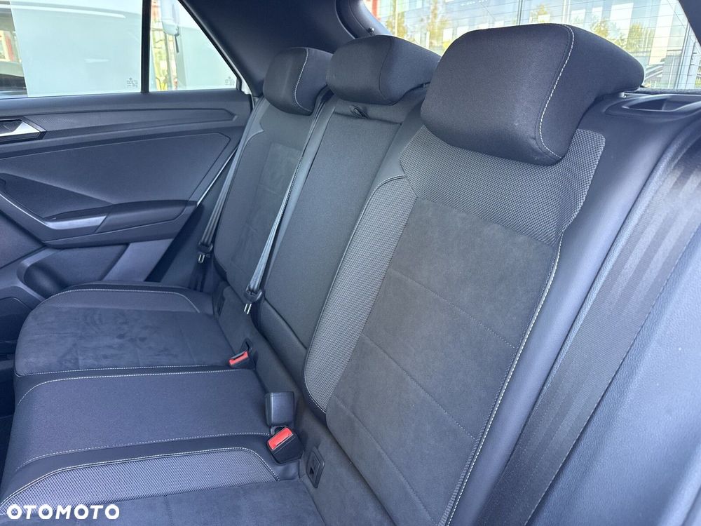Volkswagen T-Roc - 18