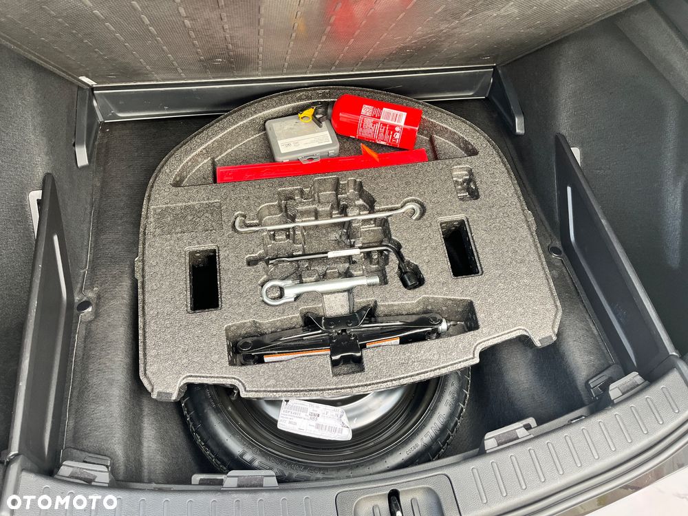 Toyota Corolla 1.8 Hybrid Comfort - 29