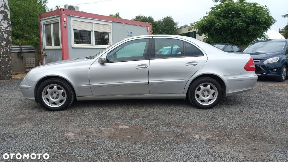 Mercedes-Benz Klasa E 240 4Matic Avantgarde - 8