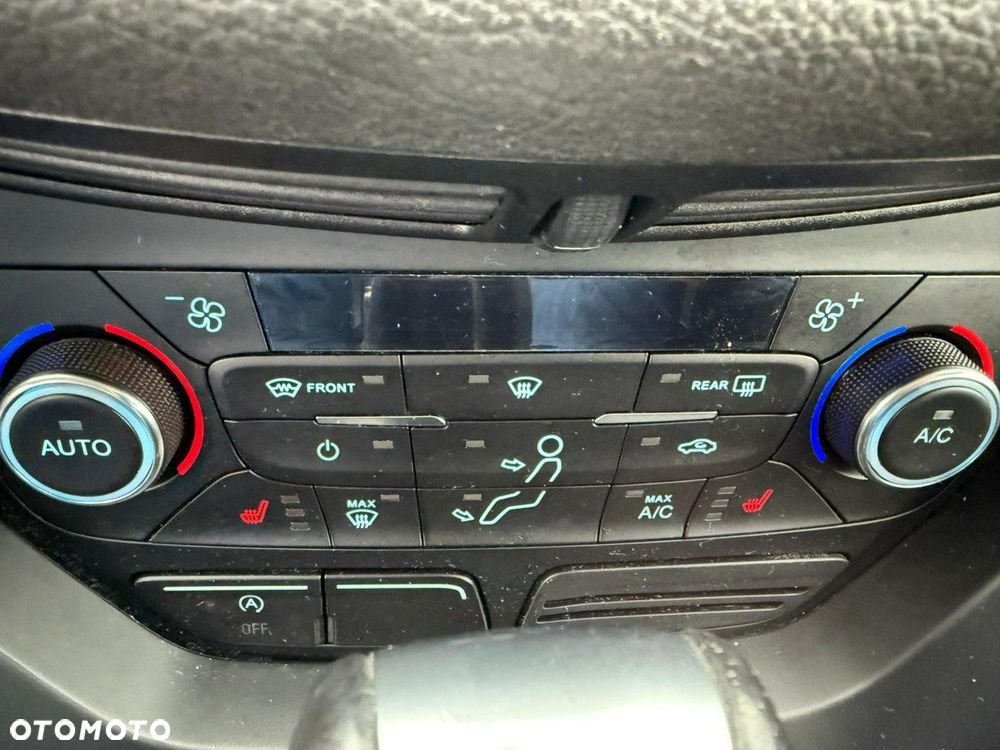 Ford Kuga - 27