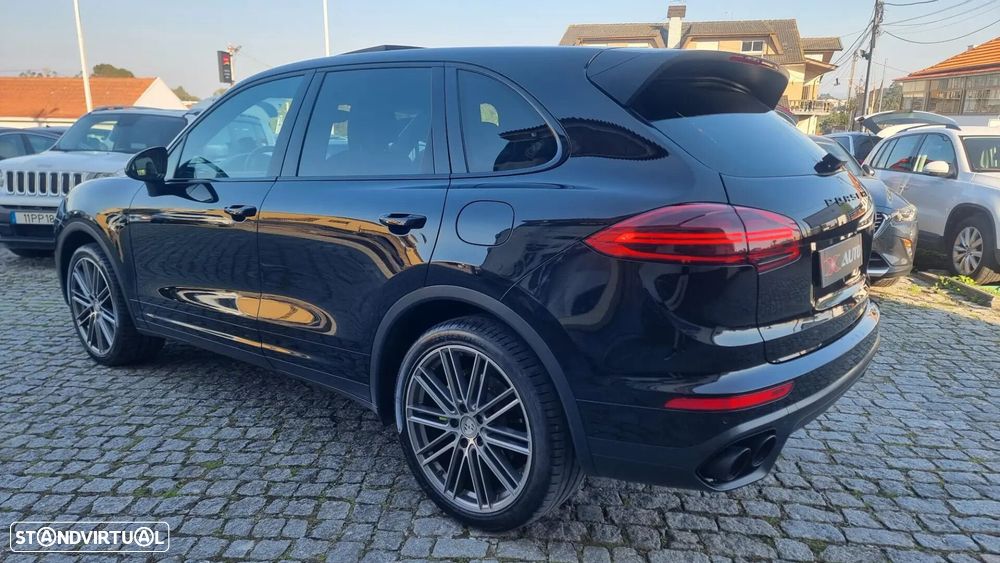 Porsche Cayenne S E-Hybrid - 4