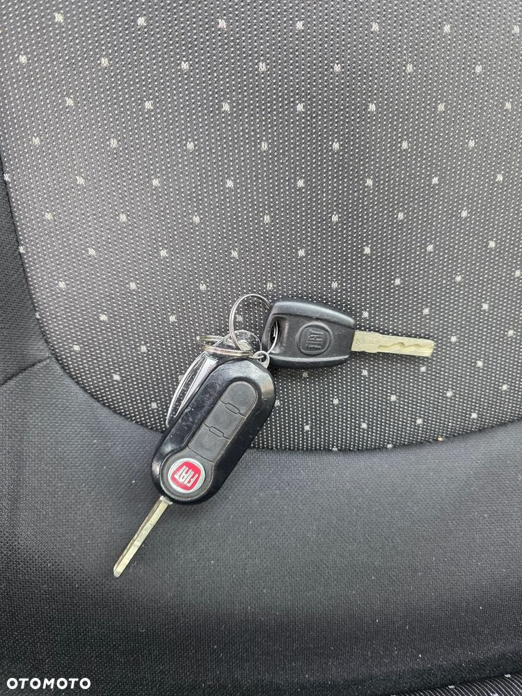 Fiat Grande Punto - 11