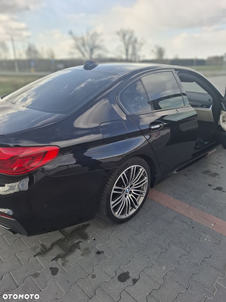 BMW Seria 5 M550i xDrive - 11