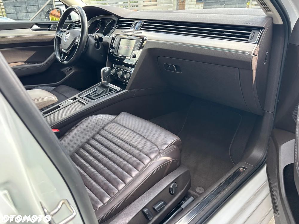 Volkswagen Passat 2.0 TDI Bi-Turbo BMT 4Mot Highline DSG - 16