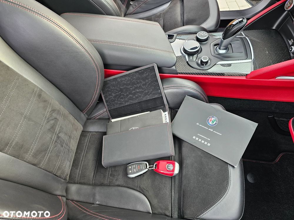 Alfa Romeo Stelvio - 16