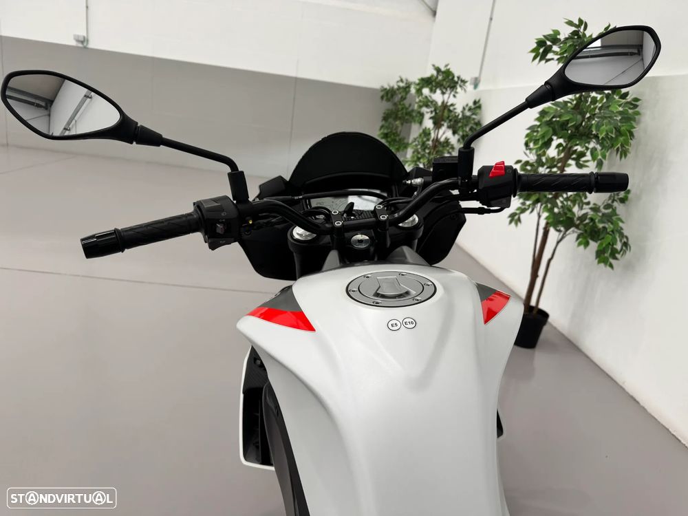 Aprilia Tuono 125 - 8