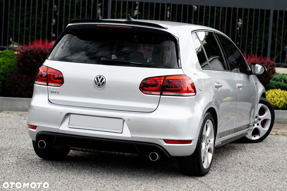 Volkswagen Golf 2.0 GTI - 13