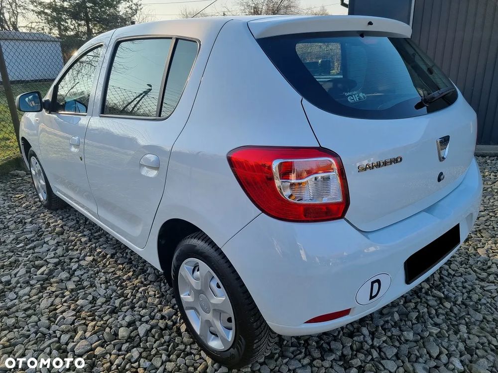 Dacia Sandero 1.2 16V 75 Laureate - 8