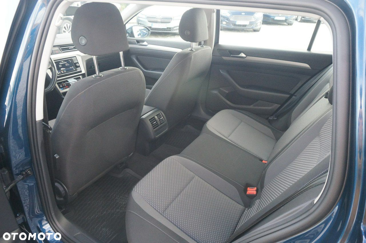 Volkswagen Passat 2.0 TDI EVO Essence - 24