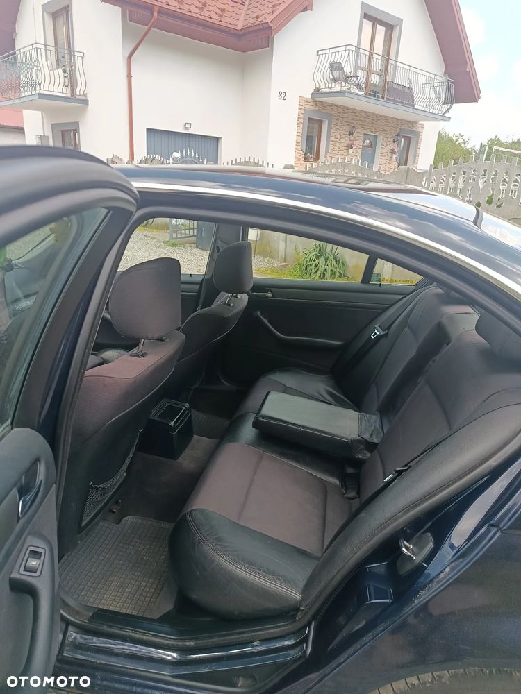 BMW Seria 3 325i - 6