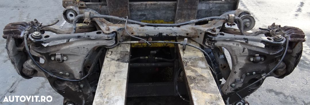 Punte spate Audi A4 hatchback din 2006 - 1