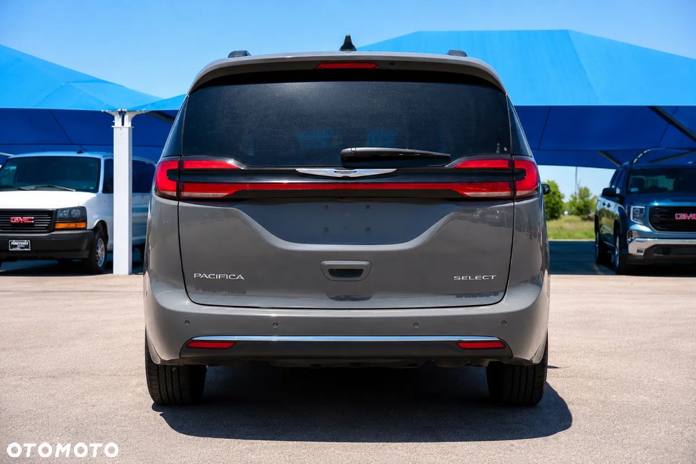 Chrysler Pacifica - 5