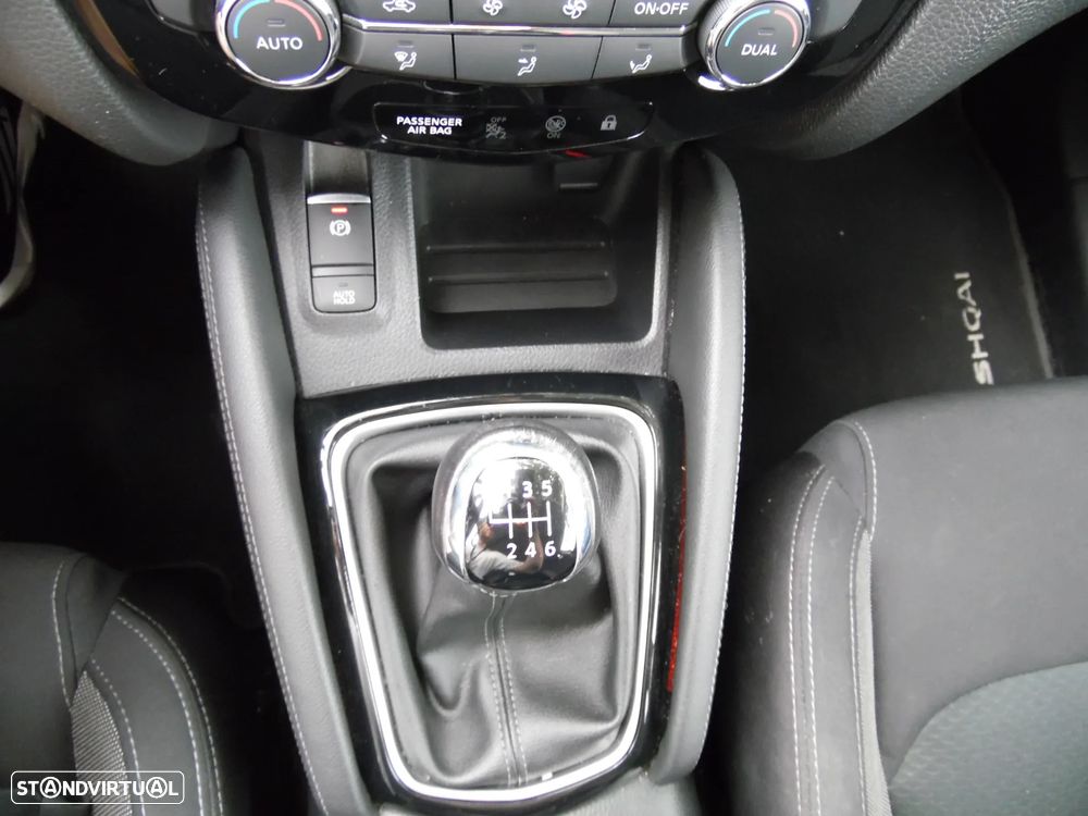 Nissan Qashqai 1.5 dCi N-Connecta J18 - 17