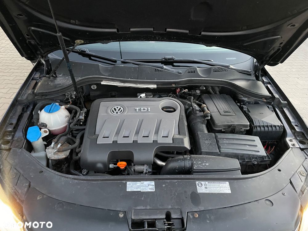 Volkswagen Passat 2.0 TDI DPF BlueMotion Technology Comfortline - 29