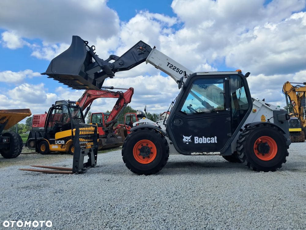 Bobcat T2250 - 2