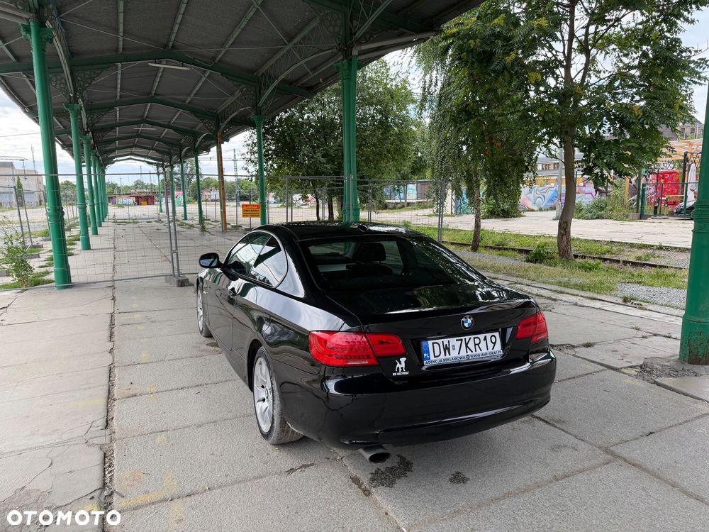 BMW Seria 3 318i - 3