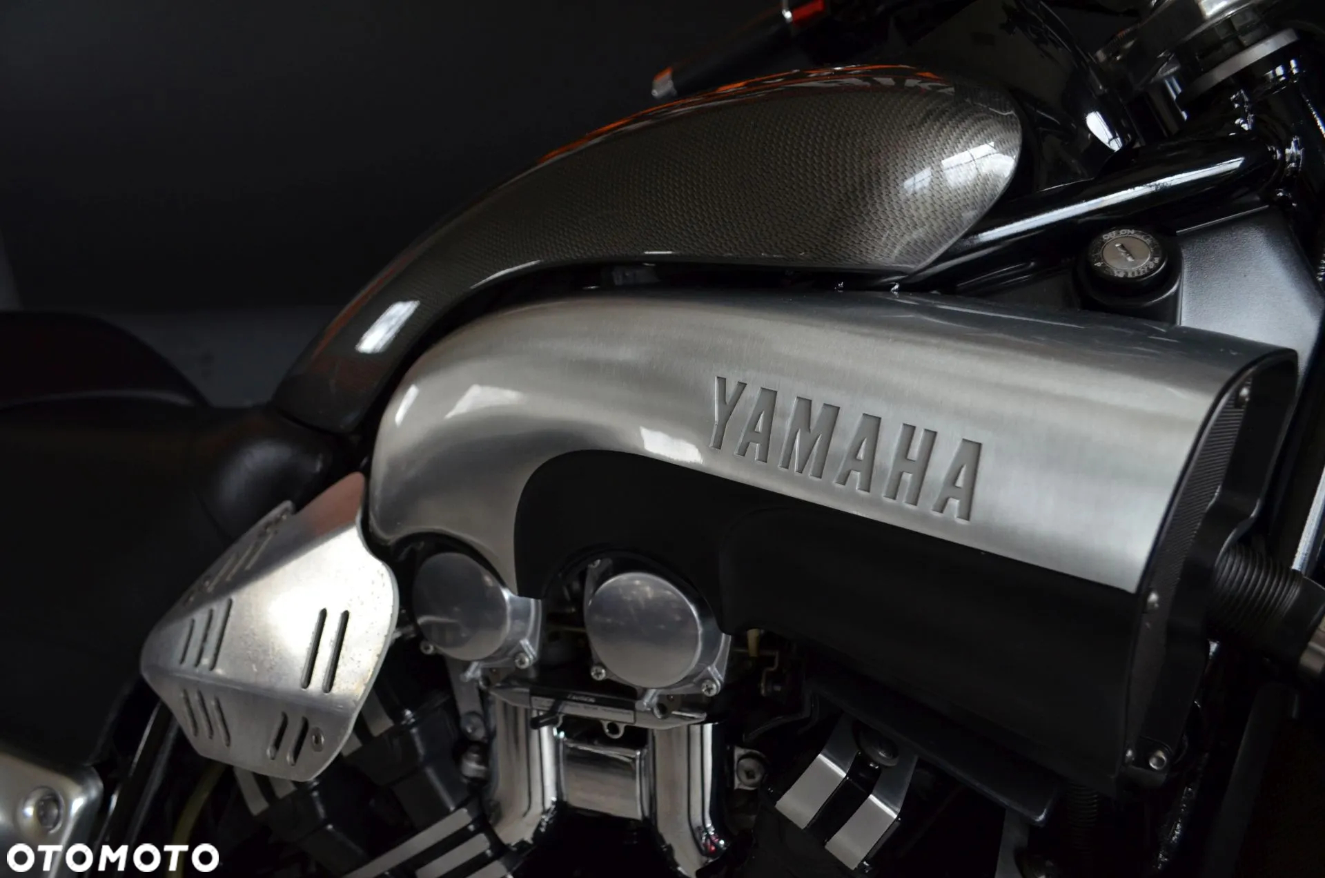 Yamaha V-MAX - 12