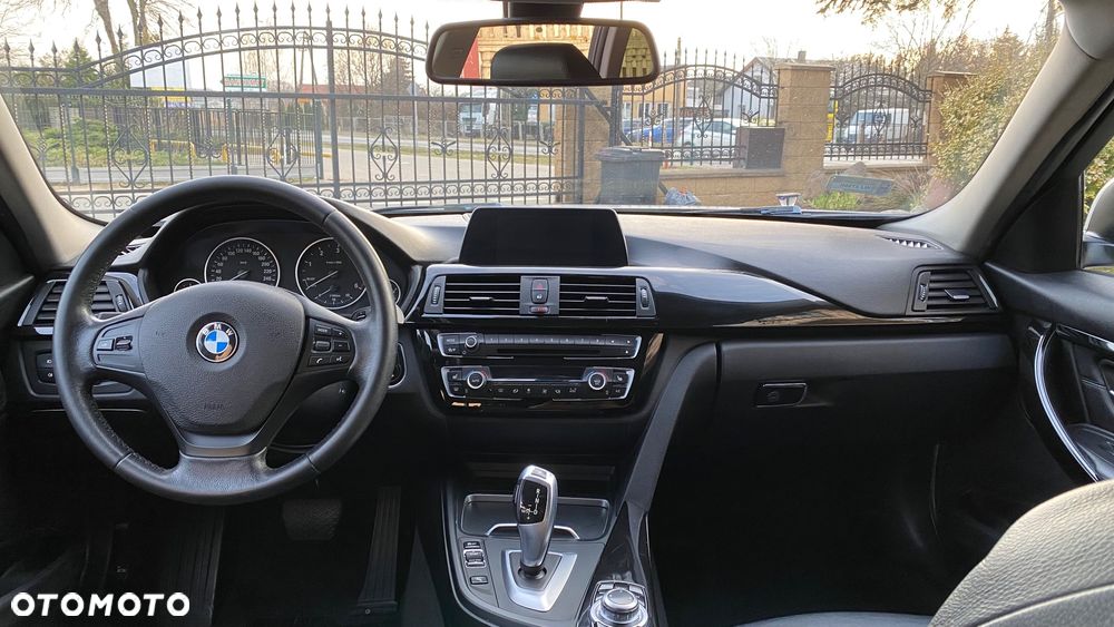 BMW Seria 3 318d - 14