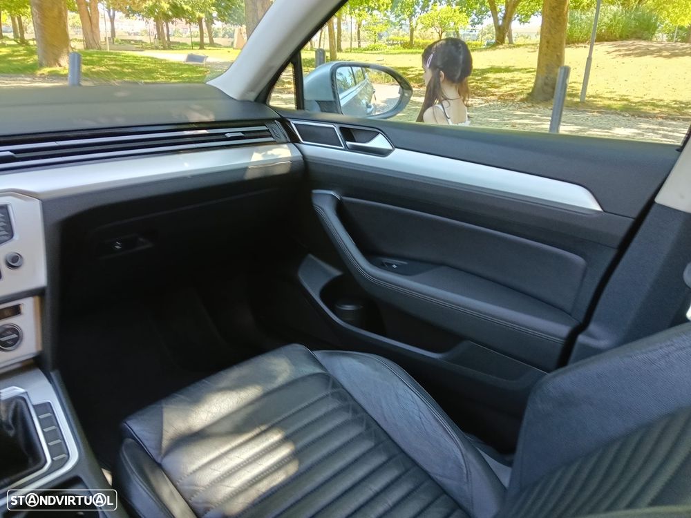 VW Passat Variant 2.0 TDI (BlueMotion ) Trendline - 14