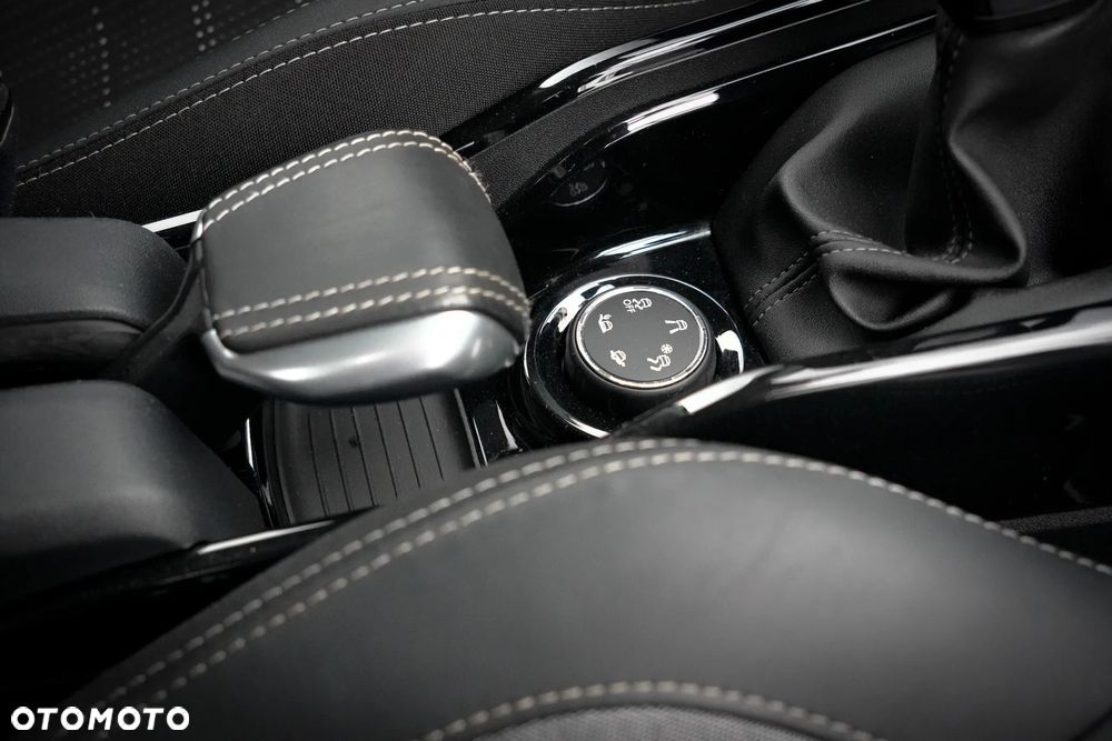 Peugeot 2008 PureTech 110 Stop&Start Allure - 32