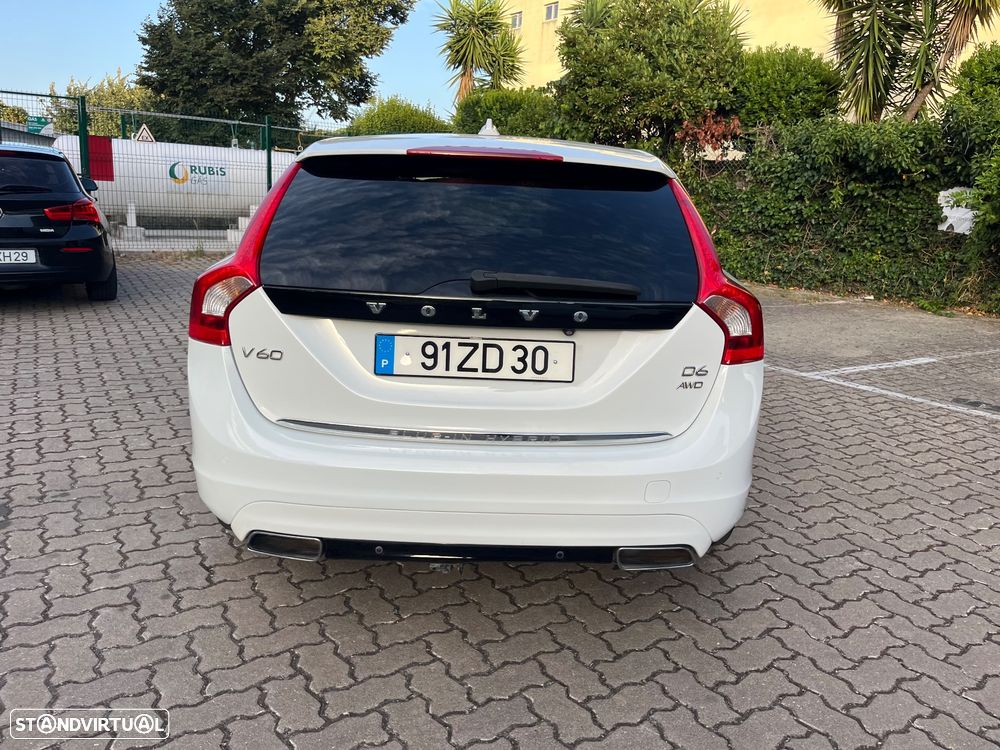 Volvo V60 D6 Plug-In-Hybrid AWD Geartronic Pure Limited - 15
