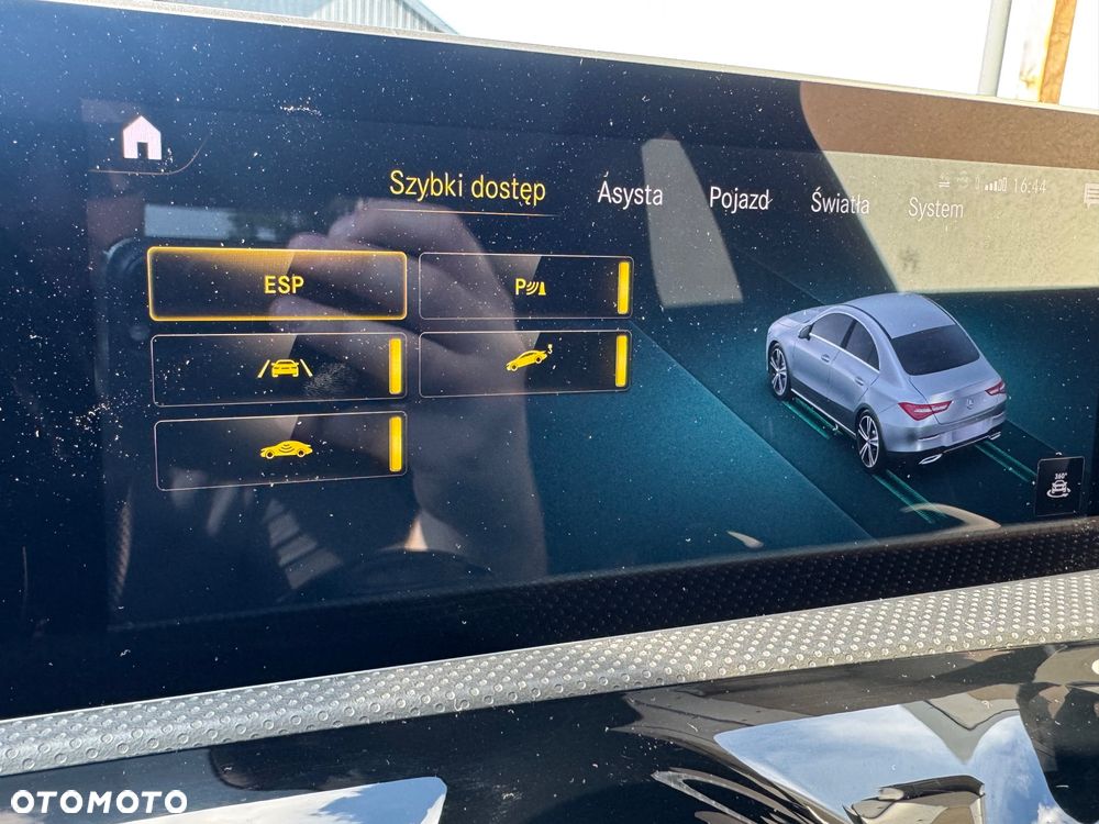 Mercedes-Benz CLA 220 4-Matic AMG Line 7G-DCT - 29