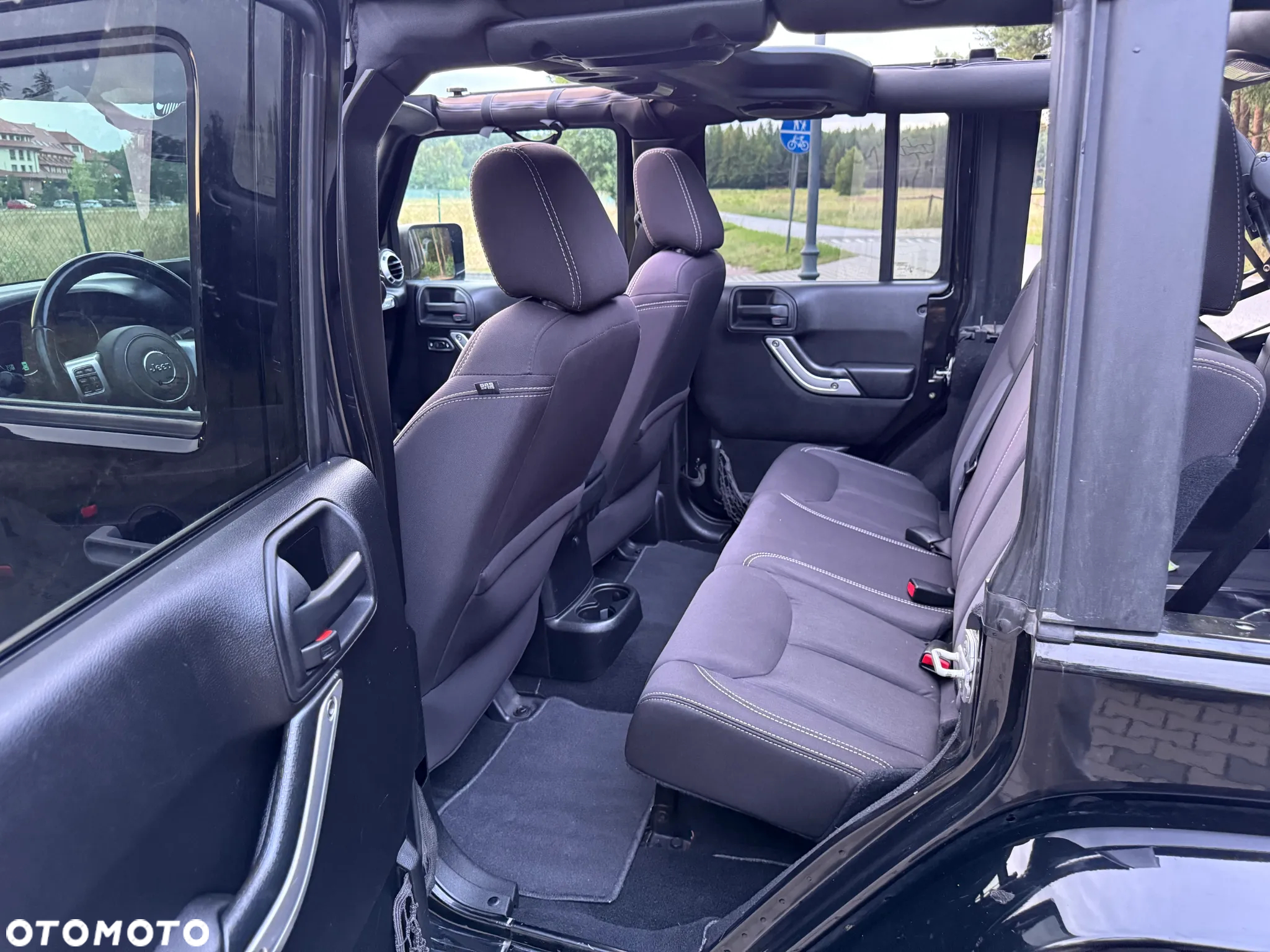 Jeep Wrangler Unlimited 3.6 Automatik Sahara - 11