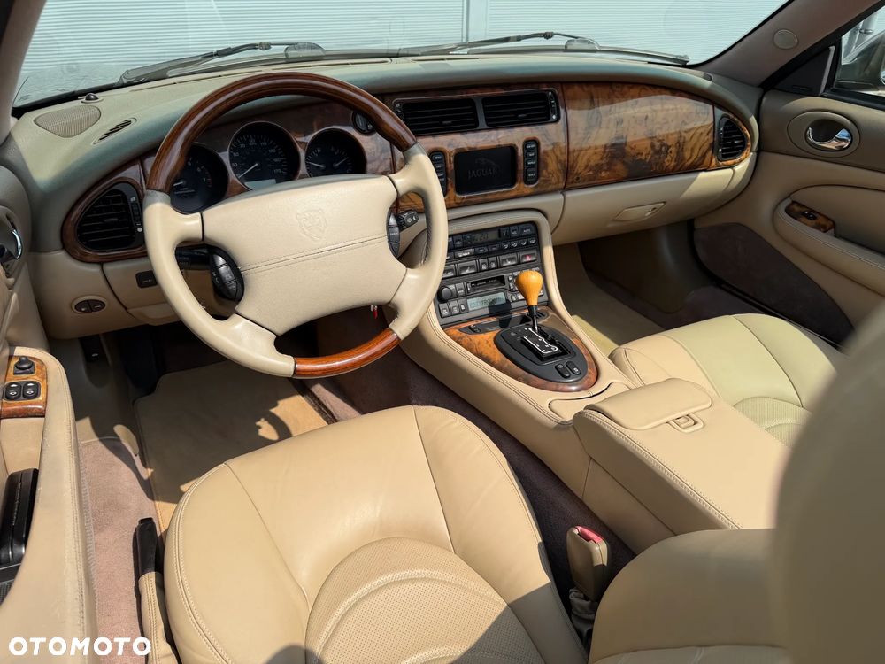 Jaguar XK8 4.0 - 25
